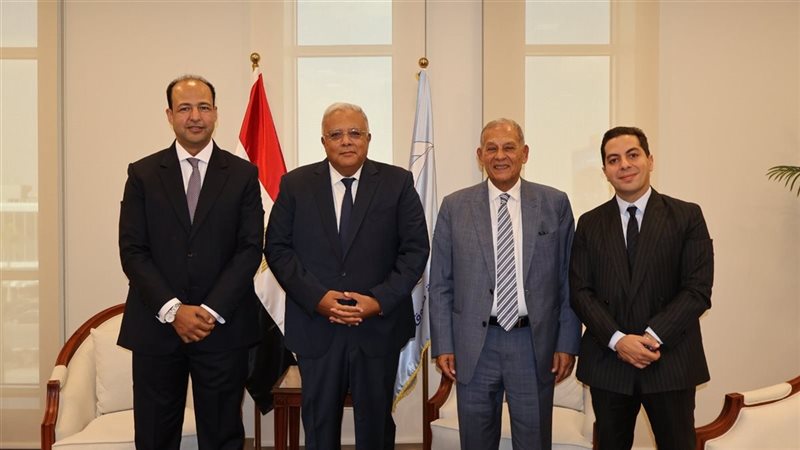  حاتم العبد يتسلم