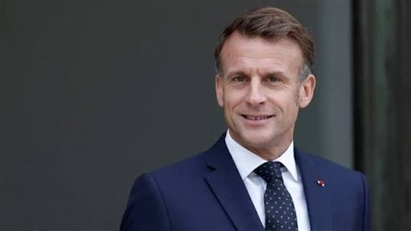 ماكرون، فيتو