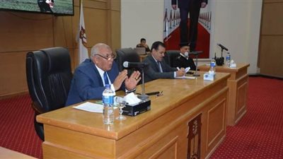 محافظ الوادى الجديد يفرض حظرا على العمالة الوافدة