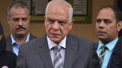 محافظ الجيزة يقود حملات تشميع 20 منشأة لم تلتزم بقرارات الغلق