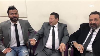 إبراهيم سعيد ساخرا من نجم الأهلي: 