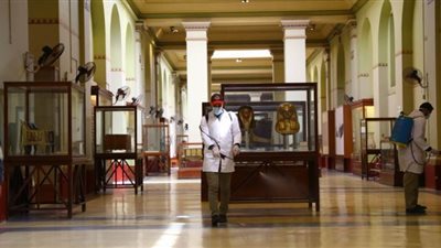 أعمال تطهير وتعقيم متاحف الآثار للوقاية من فيروس كورونا| صور