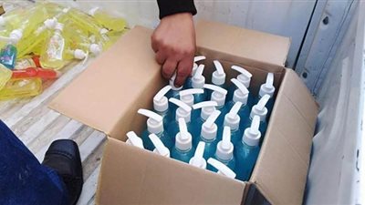 ضبط صاحب مصنع بسوهاج لقيامه بتخزين المطهرات بغرض بيعها في السوق السوداء