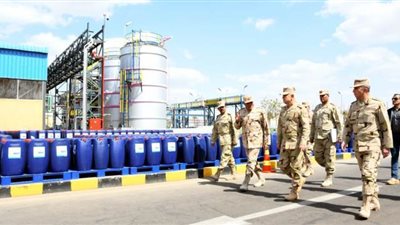 رئيس أركان الجيش يتفقد شركة النصر للكيماويات لتوفير مواد التعقيم والمطهرات