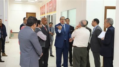 وزير القوى العاملة يتفقد إدارات الوزارة للتأكد من تطبيق الإجراءات الاحترازية