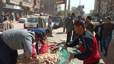 محلي سمالوط يفض سوق الثلاثاء بالمنيا | صور