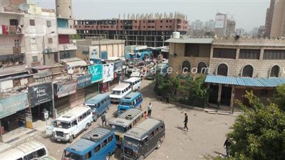 إخلاء ميدان المؤسسة بشبرا الخيمة من الباعة الجائلين للحد من انتشار كورونا | صور