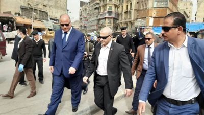 محافظ القاهرة يتابع إخلاء العتبة من الباعة | صور 