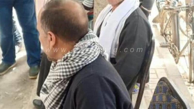 الانتظار أمام ماكينات
