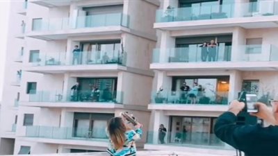 سكان تل أبيب يقيمون حفلة موسيقية من أسطح المنازل في ظل كورونا | فيديو