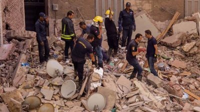 بعد مصرع سيدة.. النيابة تأمر بتشكيل لجنة هندسية لمعاينة انهيار سطح عقار بإمبابة