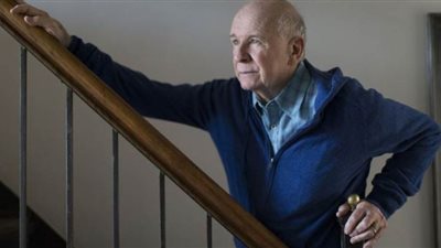 5 معلومات لا تعرفها عن الكاتب الراحل تيرنس ماكنالي بسبب فيروس كورونا