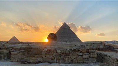 زاهي حواس: ظاهرة تعامد الشمس على كتف أبو الهول تؤكد أن نحت التمثال كان لسبب ديني وفلكي