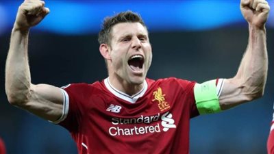 كابتن ليفربول يسخر ويسمي اللاعبين بأسماء الطعام والأغراض المنزلية | فيديو