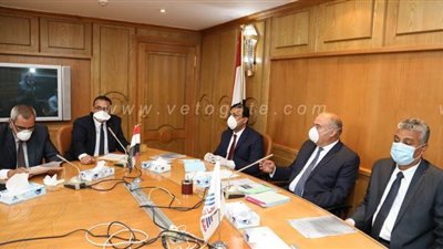 محافظ قنا يعلن حزمة قرارات جديدة لمواجهة كورونا خلال الفترة المقبلة | صور