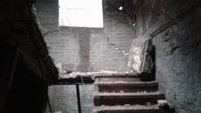 النيابة تأمر بترميم سلم عقار السلام المنهار