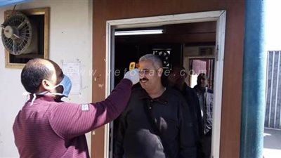 غرب الدلتا للكهرباء تكثف إجرءات التطهير والتعقيم من كورونا بالبحيرة | صور