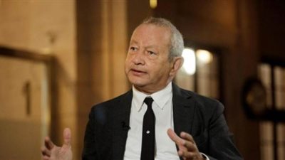 ساويرس يسخر من المعلومات المغلوطة حول فيروس كورونا