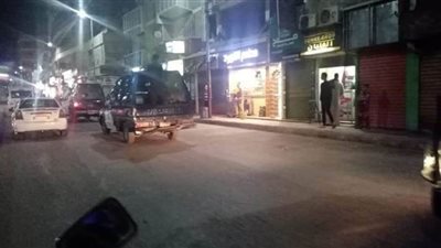 مدير أمن قنا يتابع تنفيذ قرار حظر التجوال سيرا علي الأقدام