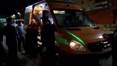 مدير أمن الوادي الجديد يوفر سيارة لنقل مريضة تصادف وجودها وقت الحظر | فيديو