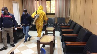 الوادي الجديد تواصل أعمال الرش والتعقيم الوقائي من كورونا | صور