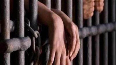 تجديد حبس شقيقين بتهمة سرقة دراجة بخارية وحيازة أسلحة بيضاء ونارية في الزاوية