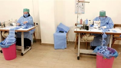 جامعة المنصورة تنتج مستلزمات الوقاية الشخصية للأطقم الطبية | فيديو