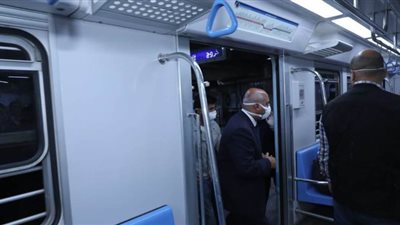 وزير النقل يتفقد مترو الأنفاق للاطمئنان على عدم تكدس الركاب