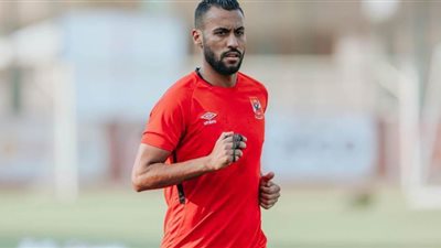 حسام عاشور يستشير 3 لاعبين سابقين بشأن قرار الاعتزال