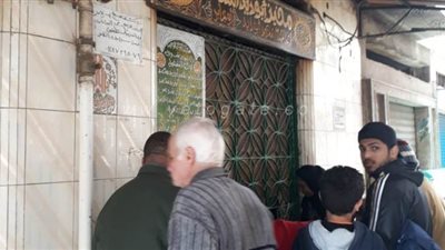 محافظ الإسكندرية: المخابز ومحال البقالة تعمل بصورة طبيعية |صور