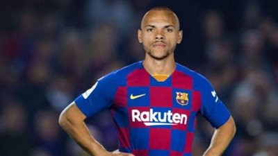 فيروس كورونا يطيح بمهاجم برشلونة