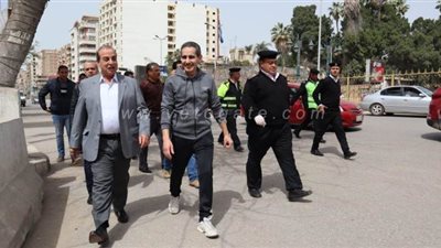 محافظ الغربية ومدير الأمن يتابعان تنفيذ قرار الحظر بمدينة طنطا | صور