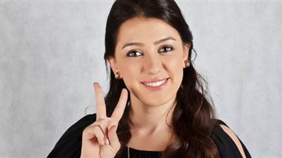 كندة علوش تحتفل بعيد ميلادها مع جمهورها في بث مباشر