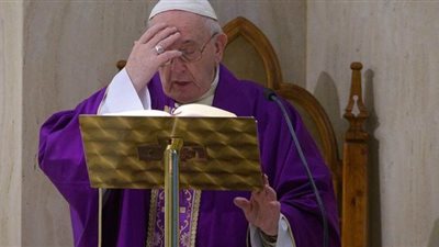 بابا الفاتيكان في صلاة لرفع بلاء كورونا: يارب نأتي إليك ونثق بك فلا تتركنا