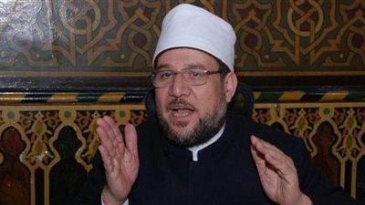 وزير الأوقاف يقرر صرف مكافآة للمديريات الملتزمة بتعليق الجمع والجماعات