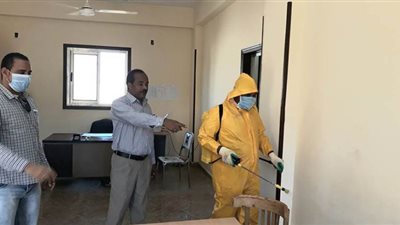 تعقيم وتطهير ورديات الطوارئ بشركة مياه قنا | صور