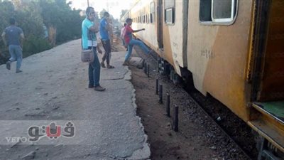 إصابة مواطن سقط أثناء محاولته استقلال قطار بالبحيرة