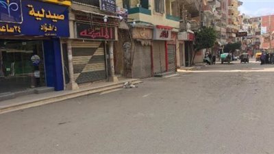 محافظ الشرقية يشيد بالتزام أصحاب المحلات بمواعيد الغلق | صور