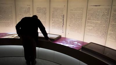 مليونير أمريكى يخطط لإعادة 11500 قطعة أثرية مهربة إلى مصر والعراق