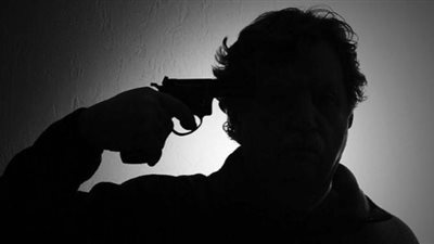 شاب يطلق النارعلى نفسه لمروره بحالة اكتئاب في قنا