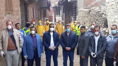 بـ ١٠٠٠ لتر مطهرات.. مبادرة لتعقيم قرية الشموت ببنها