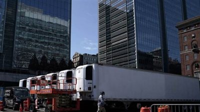 نشر شاحنات مبردة لحفظ الجثث في شوارع نيويورك تحسبا لفتك كورونا