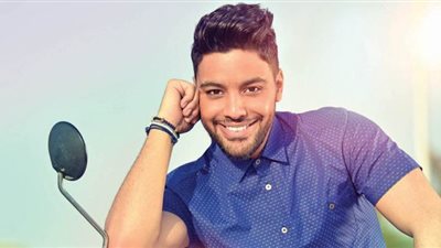 أحمد جمال يغني لجمهوره لايف على إنستجرام