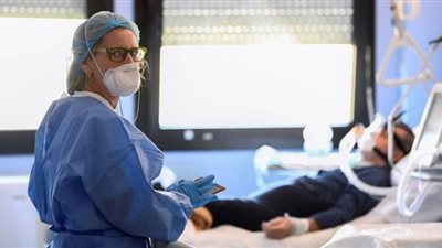 وفاة وزير الصناعة الفرنسي السابق بعد إصابته بفيروس كورونا