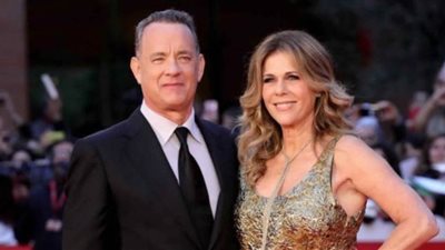 توم هانكس يطمئن جمهوره بعد وصوله الولايات المتحدة