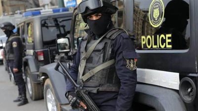 أمن القاهرة ينقل سيدة مُسنة للمستشفى لتلقى العلاج أثناء وقت حظر التجوال