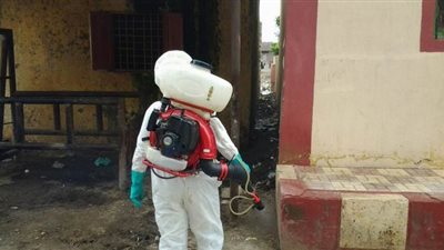 الطب البيطري بالبحيرة يطهر ويعقم 340  منشأة لمواجهة فيرس كورونا