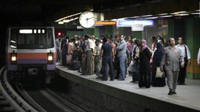 وزير النقل: تقليل زمن التقاطر في المترو لمنع تكدس الركاب