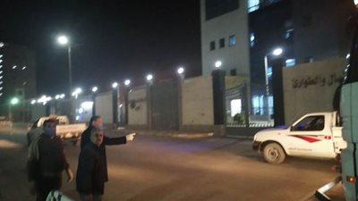 تطهير مداخل ومخارج مستشفى العجمي للحجر الصحي | صور