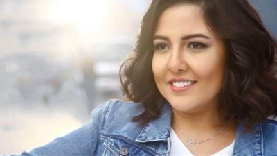 مي كساب تعلن عن حفل عبر قناتها على 